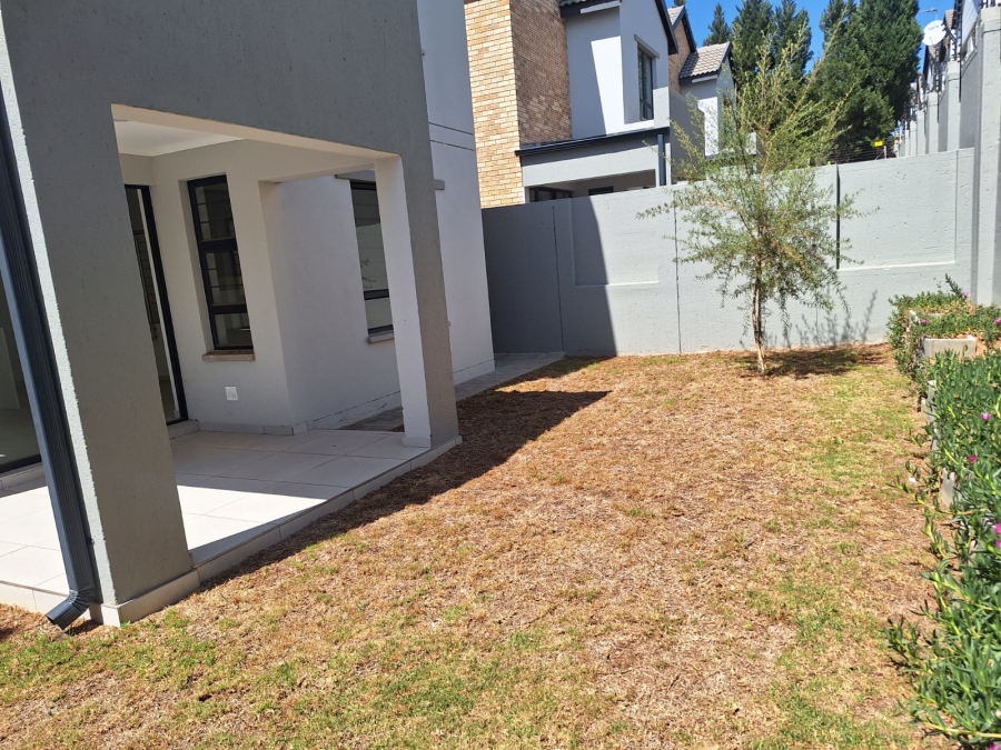 To Let 4 Bedroom Property for Rent in Fourways Gauteng