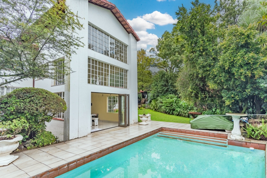 7 Bedroom Property for Sale in Atholl Gauteng