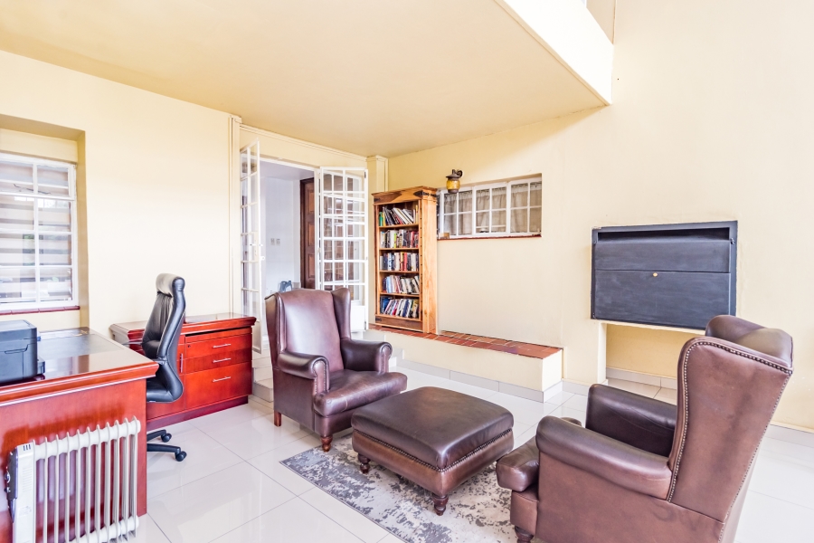 7 Bedroom Property for Sale in Atholl Gauteng