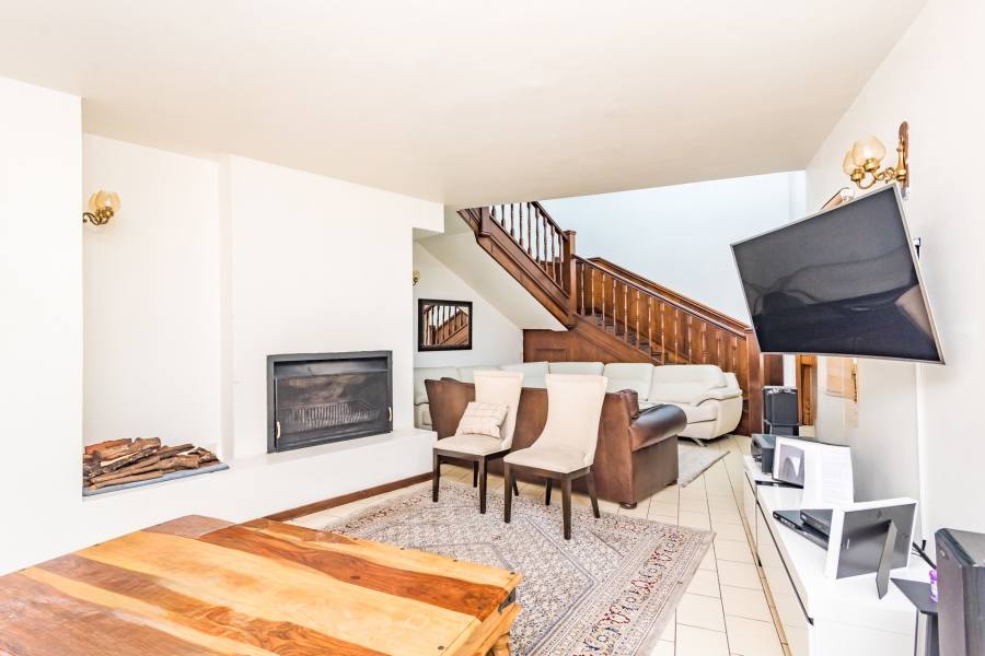 7 Bedroom Property for Sale in Atholl Gauteng