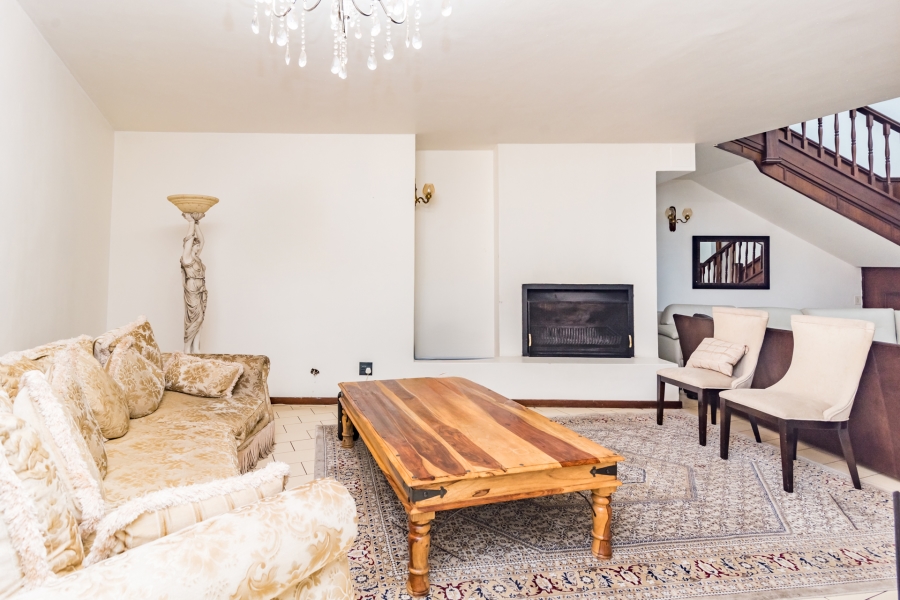 7 Bedroom Property for Sale in Atholl Gauteng