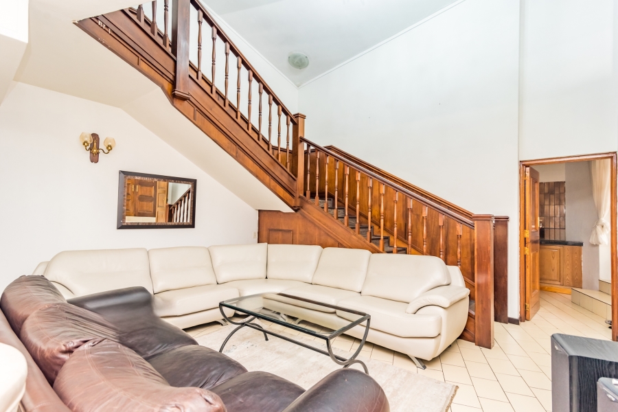 7 Bedroom Property for Sale in Atholl Gauteng