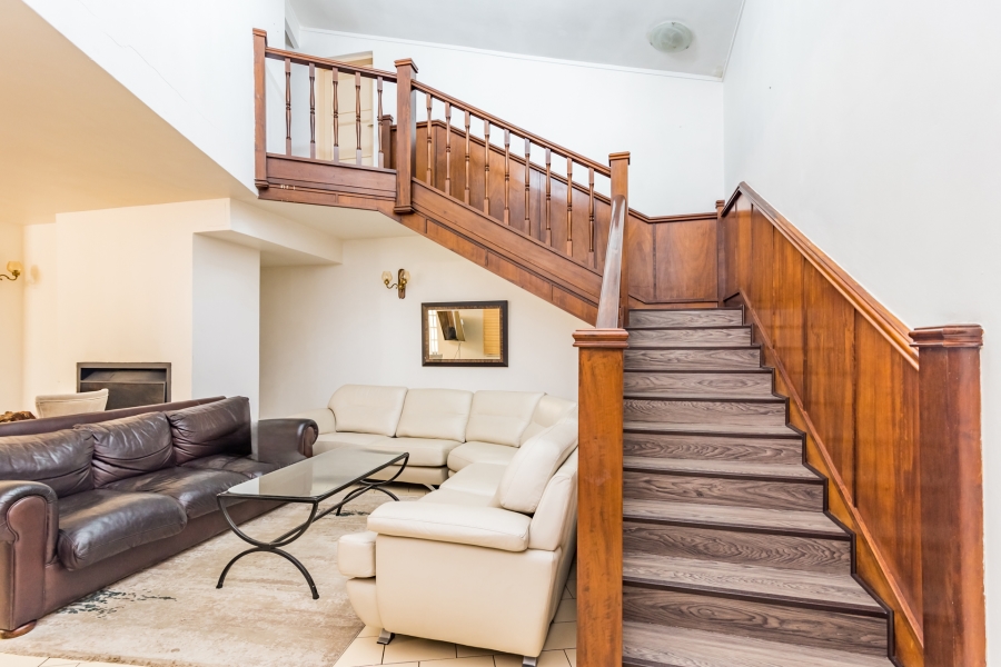 7 Bedroom Property for Sale in Atholl Gauteng