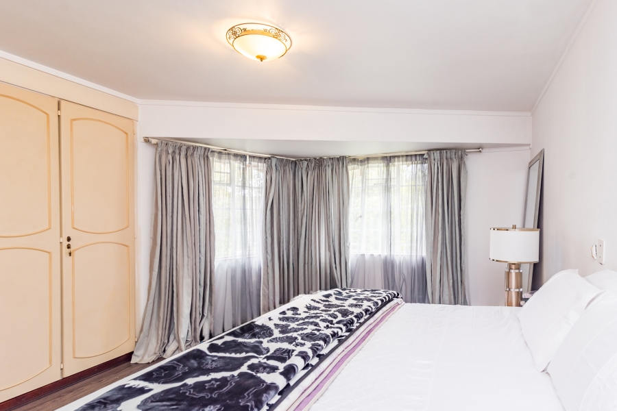 7 Bedroom Property for Sale in Atholl Gauteng