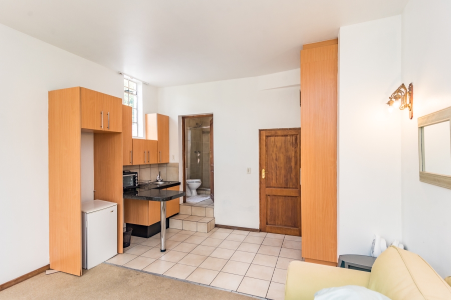 7 Bedroom Property for Sale in Atholl Gauteng