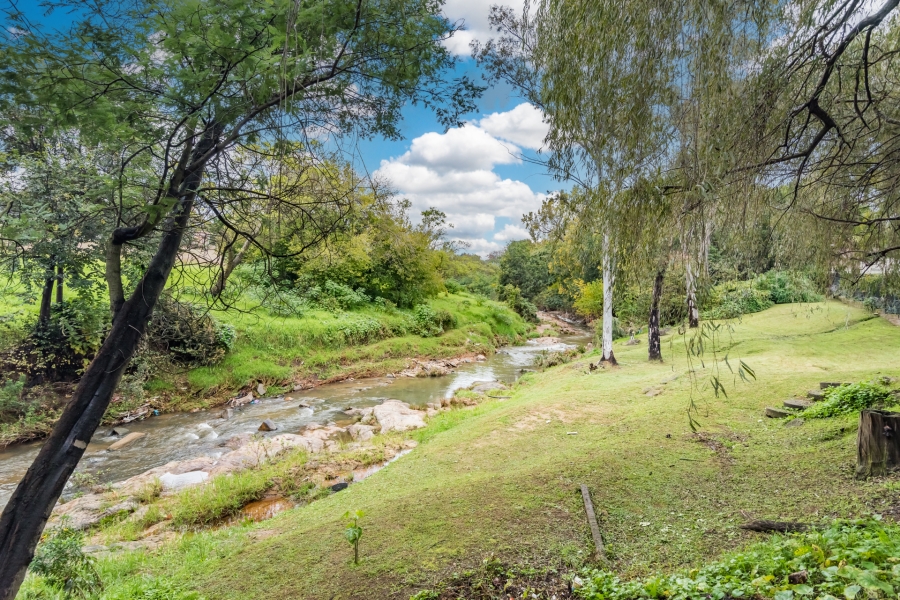 7 Bedroom Property for Sale in Atholl Gauteng