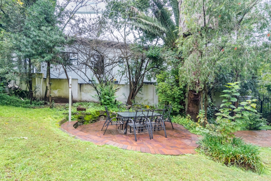 7 Bedroom Property for Sale in Atholl Gauteng