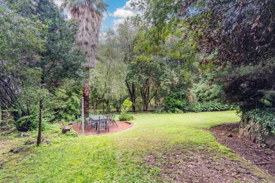 7 Bedroom Property for Sale in Atholl Gauteng