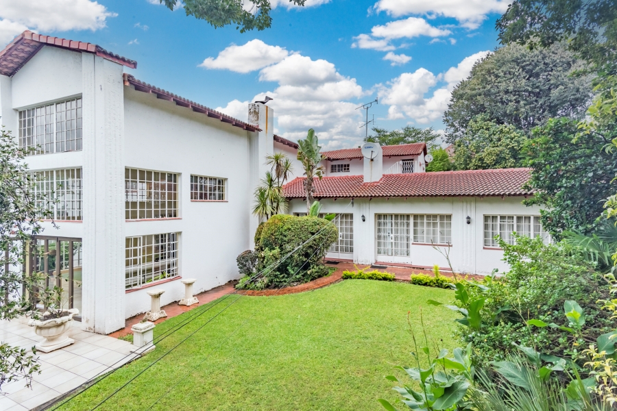 7 Bedroom Property for Sale in Atholl Gauteng