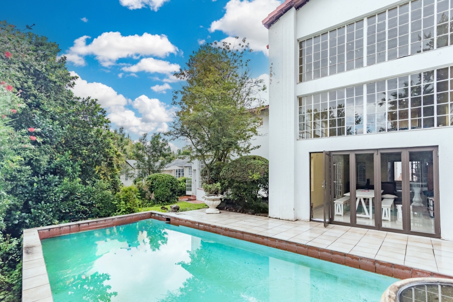 7 Bedroom Property for Sale in Atholl Gauteng