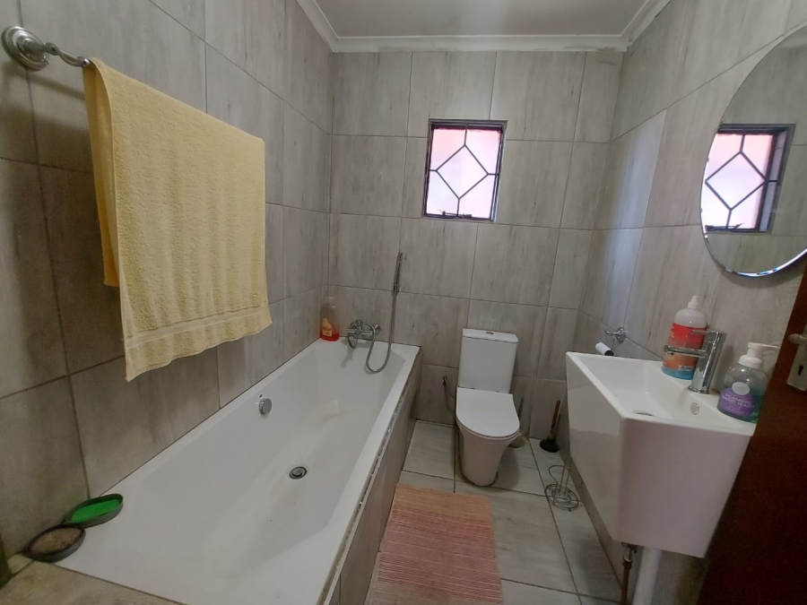 3 Bedroom Property for Sale in Mamelodi East Gauteng