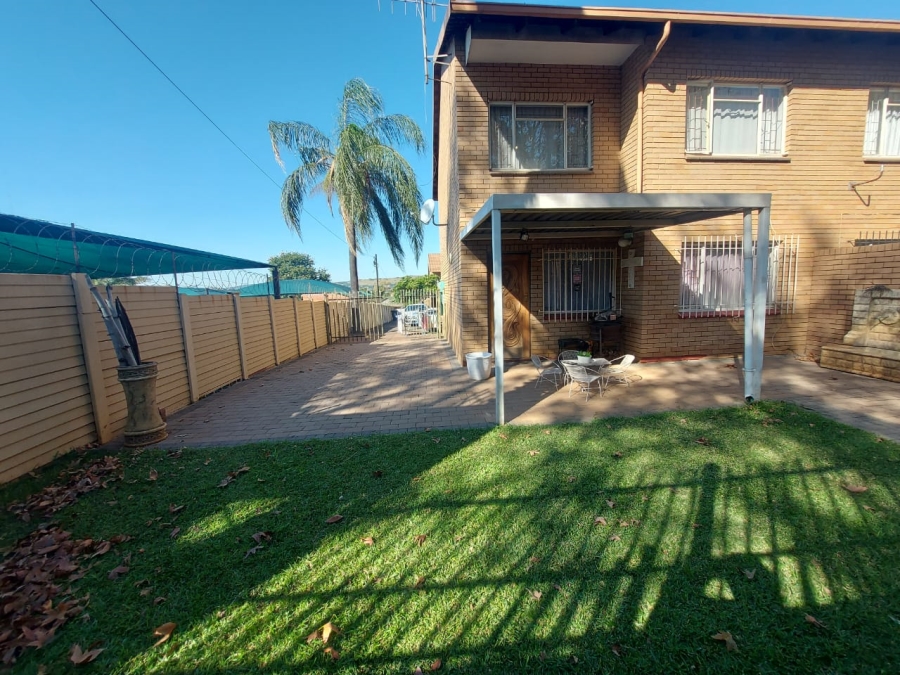 3 Bedroom Property for Sale in Mountain View Gauteng