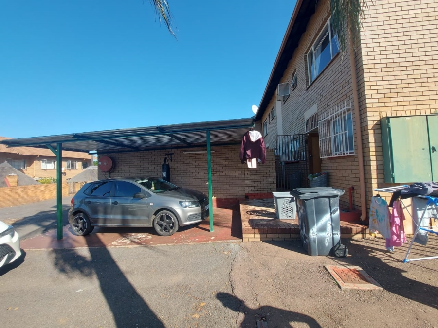 3 Bedroom Property for Sale in Mountain View Gauteng