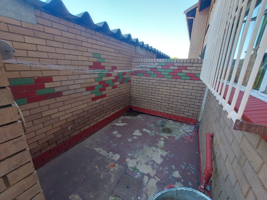 3 Bedroom Property for Sale in Mountain View Gauteng
