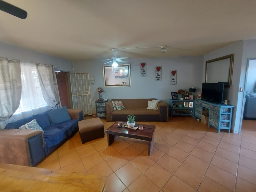3 Bedroom Property for Sale in Mountain View Gauteng