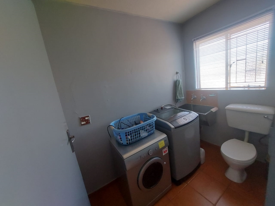 3 Bedroom Property for Sale in Mountain View Gauteng