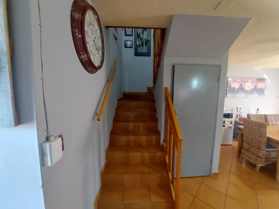 3 Bedroom Property for Sale in Mountain View Gauteng