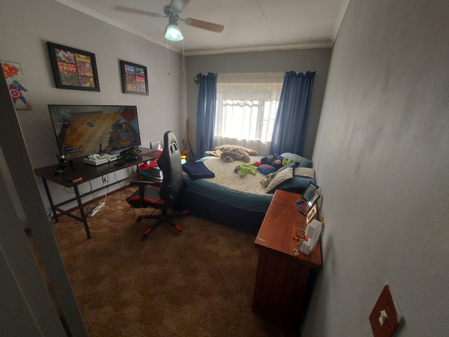 3 Bedroom Property for Sale in Mountain View Gauteng