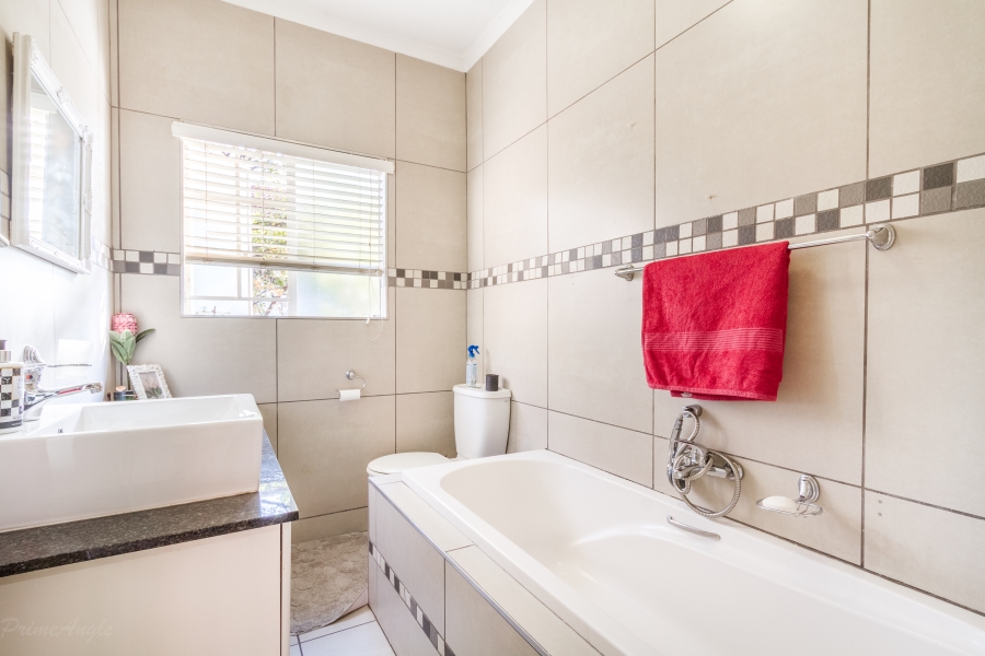 2 Bedroom Property for Sale in Tyger Valley Gauteng