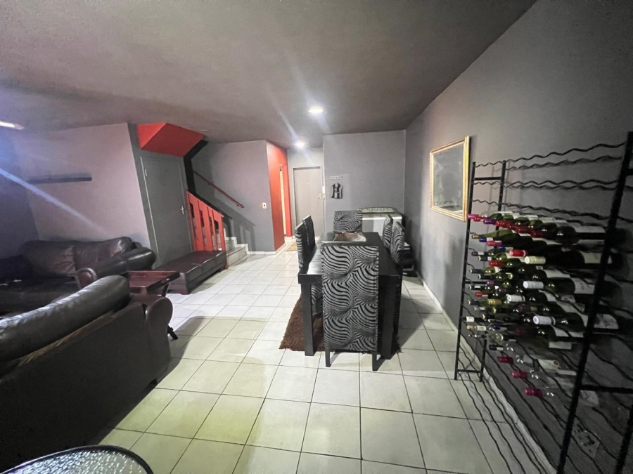 3 Bedroom Property for Sale in Mountain View Gauteng