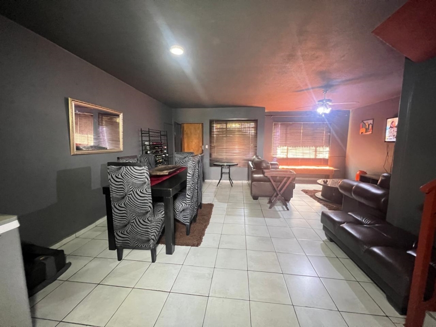 3 Bedroom Property for Sale in Mountain View Gauteng