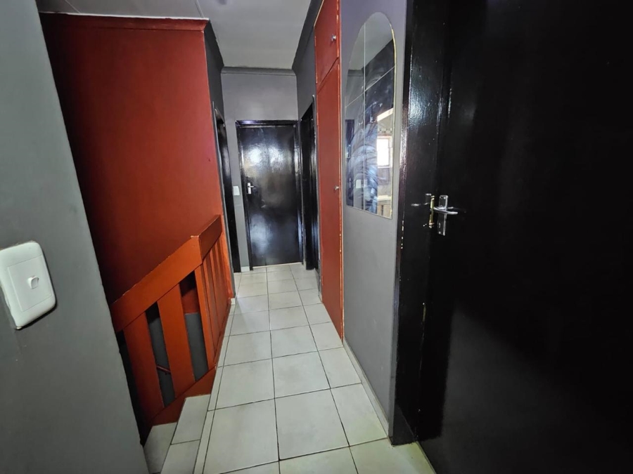 3 Bedroom Property for Sale in Mountain View Gauteng
