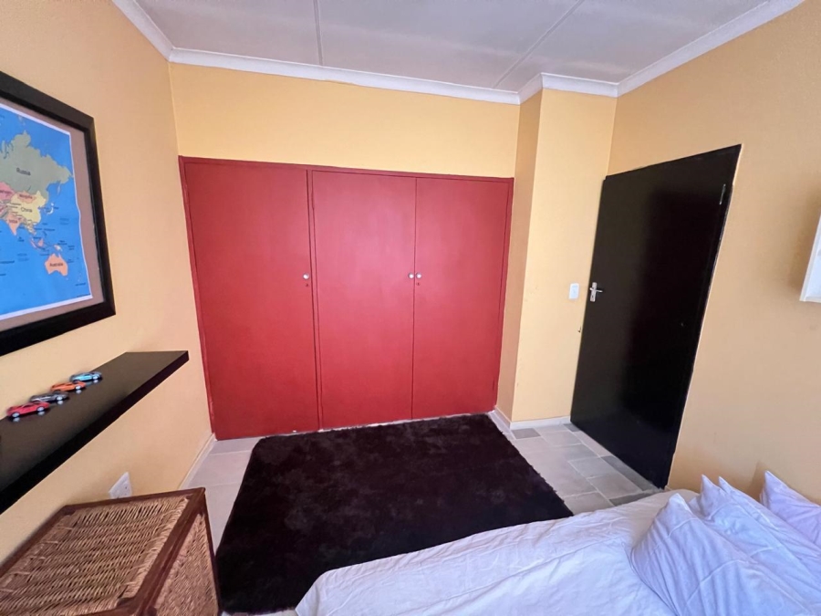 3 Bedroom Property for Sale in Mountain View Gauteng