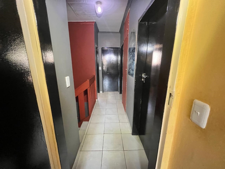 3 Bedroom Property for Sale in Mountain View Gauteng