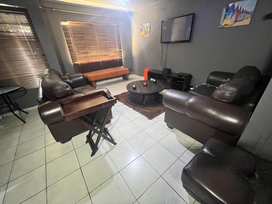 3 Bedroom Property for Sale in Mountain View Gauteng