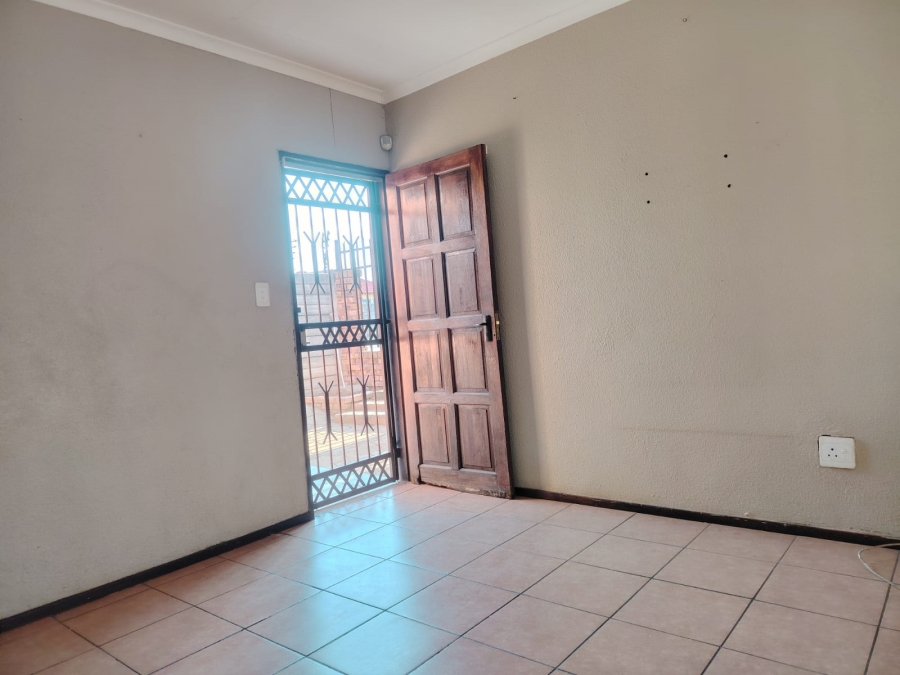 To Let 3 Bedroom Property for Rent in Lotus Gardens Gauteng