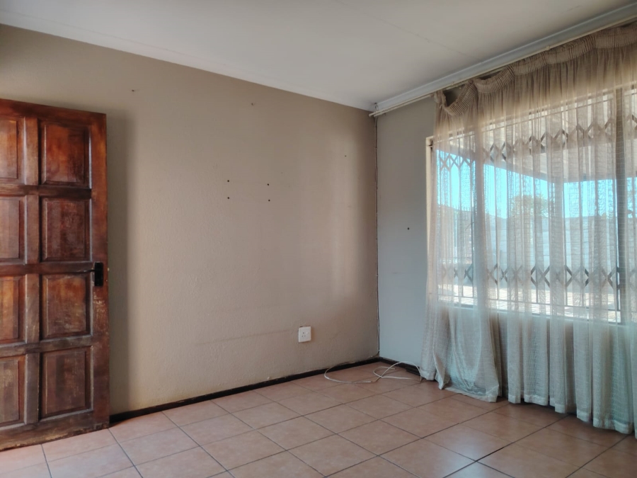 To Let 3 Bedroom Property for Rent in Lotus Gardens Gauteng