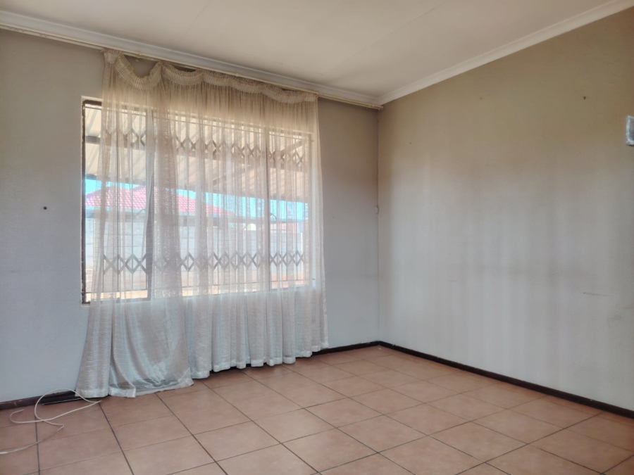 To Let 3 Bedroom Property for Rent in Lotus Gardens Gauteng