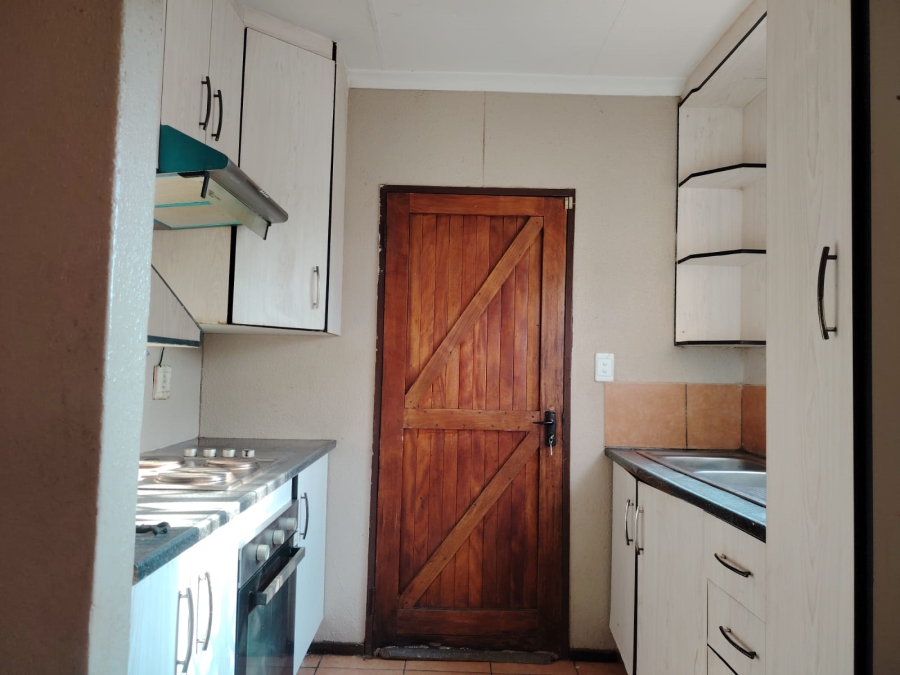 To Let 3 Bedroom Property for Rent in Lotus Gardens Gauteng