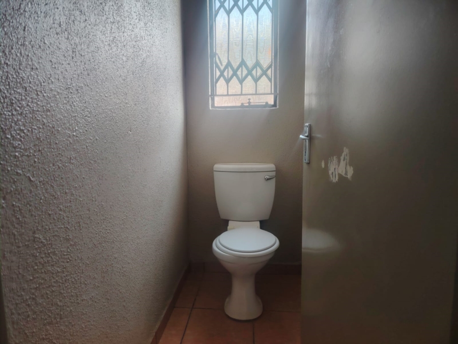 To Let 3 Bedroom Property for Rent in Lotus Gardens Gauteng