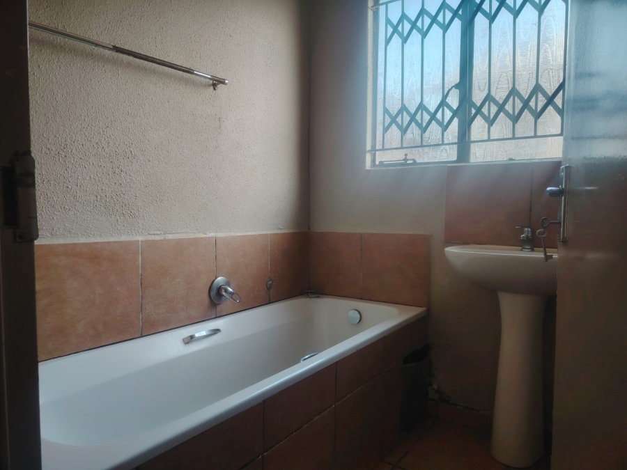 To Let 3 Bedroom Property for Rent in Lotus Gardens Gauteng