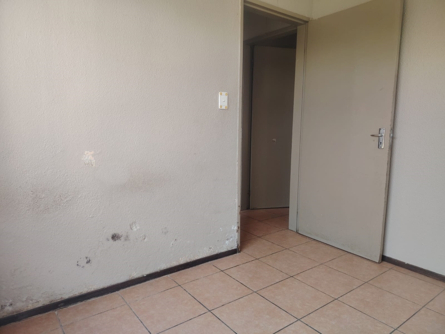To Let 3 Bedroom Property for Rent in Lotus Gardens Gauteng