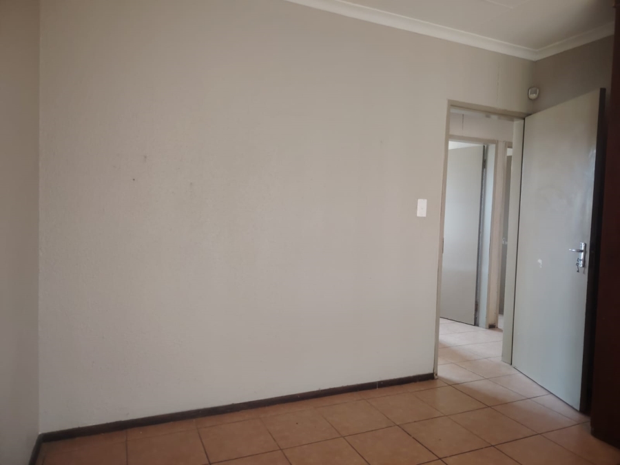 To Let 3 Bedroom Property for Rent in Lotus Gardens Gauteng