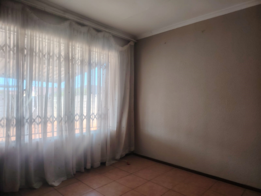 To Let 3 Bedroom Property for Rent in Lotus Gardens Gauteng