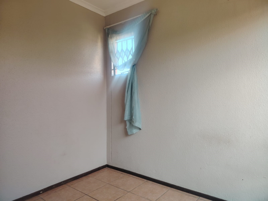 To Let 3 Bedroom Property for Rent in Lotus Gardens Gauteng