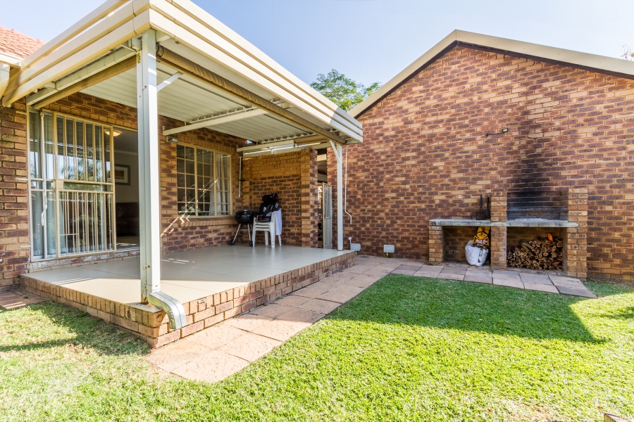2 Bedroom Property for Sale in Equestria Gauteng