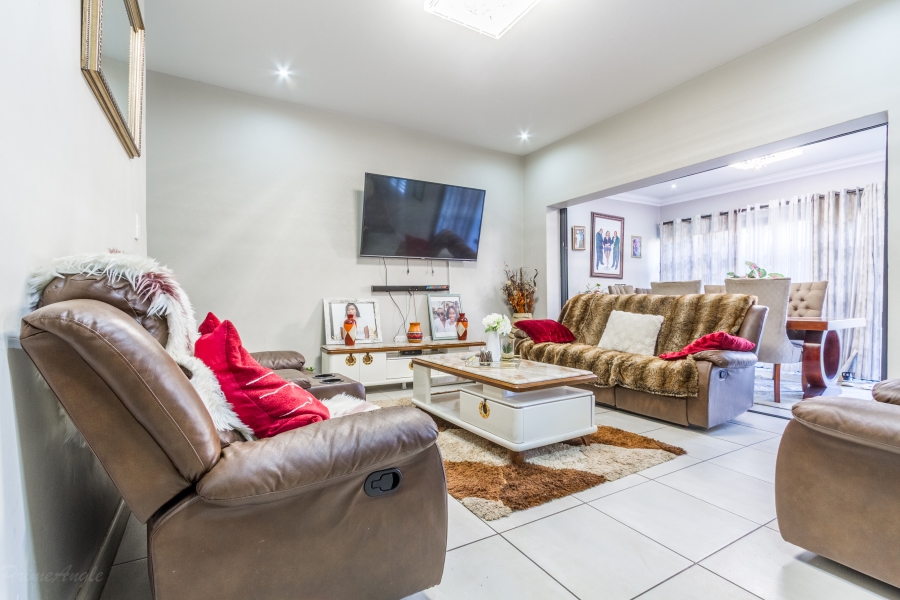 3 Bedroom Property for Sale in Equestria Gauteng