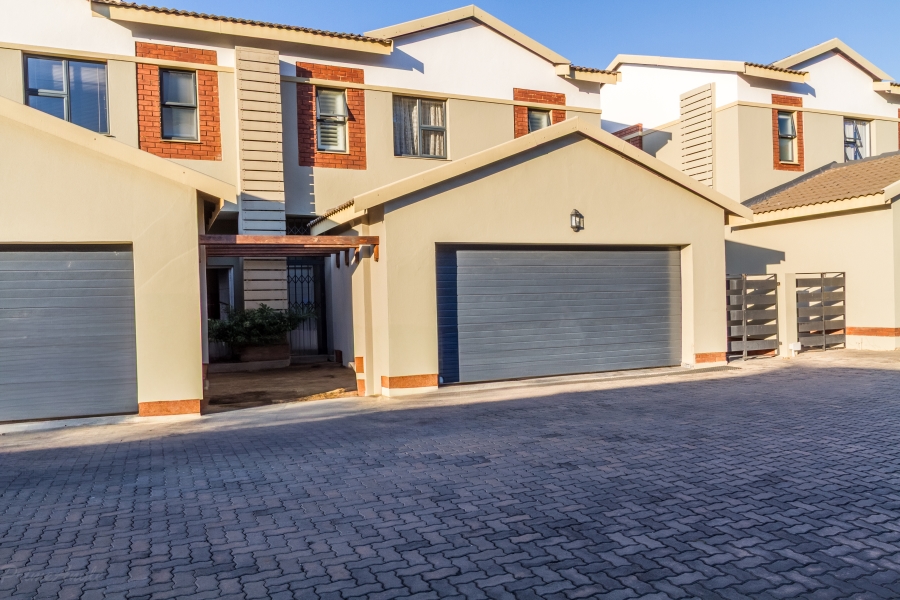 3 Bedroom Property for Sale in Equestria Gauteng