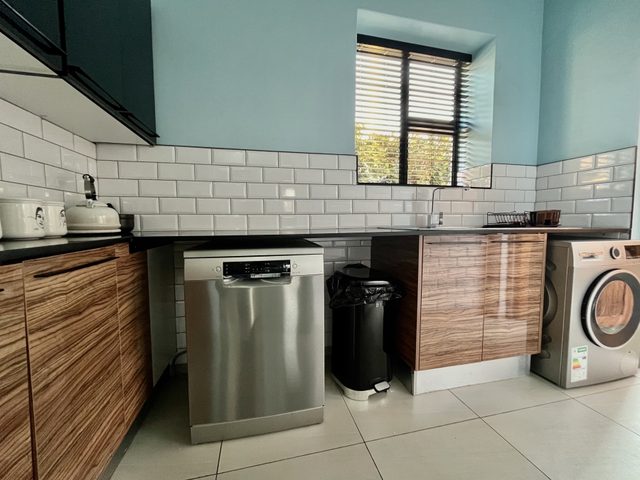 To Let 3 Bedroom Property for Rent in The Meadows Gauteng