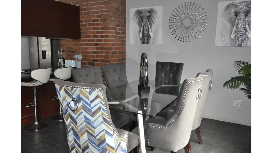 2 Bedroom Property for Sale in Noordwyk Gauteng
