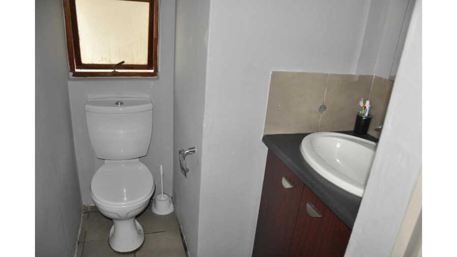 2 Bedroom Property for Sale in Noordwyk Gauteng