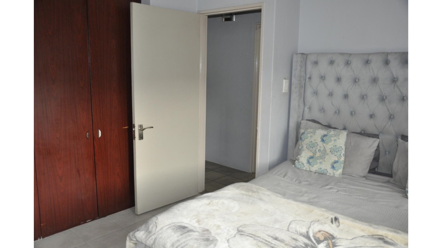2 Bedroom Property for Sale in Noordwyk Gauteng