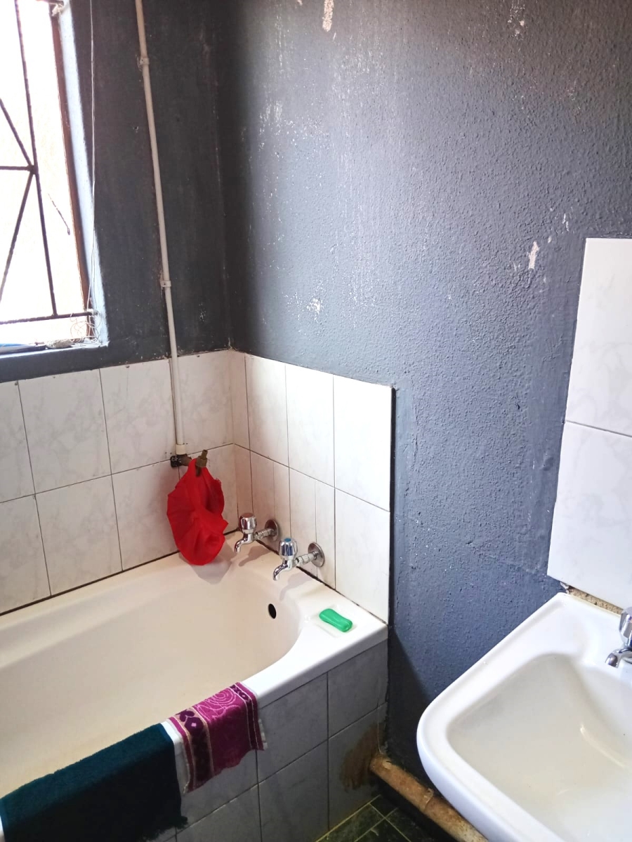 2 Bedroom Property for Sale in Buhle Park Gauteng