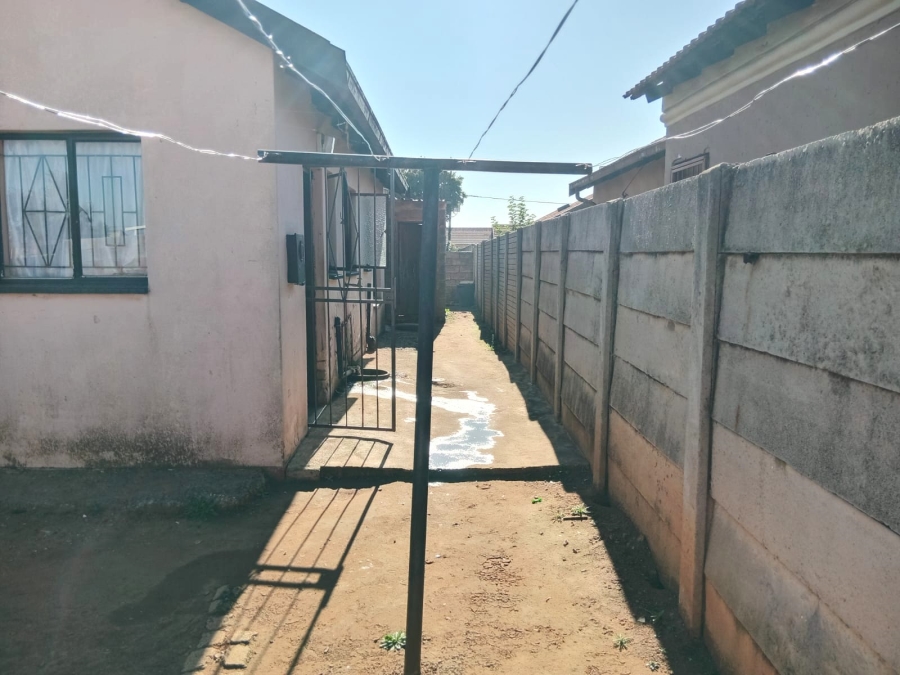2 Bedroom Property for Sale in Buhle Park Gauteng