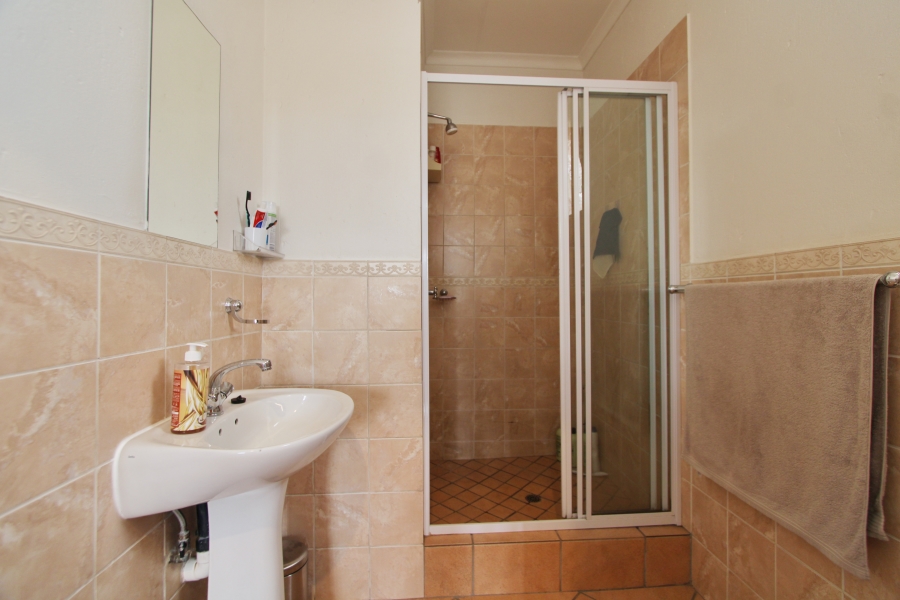 3 Bedroom Property for Sale in Noordwyk Gauteng