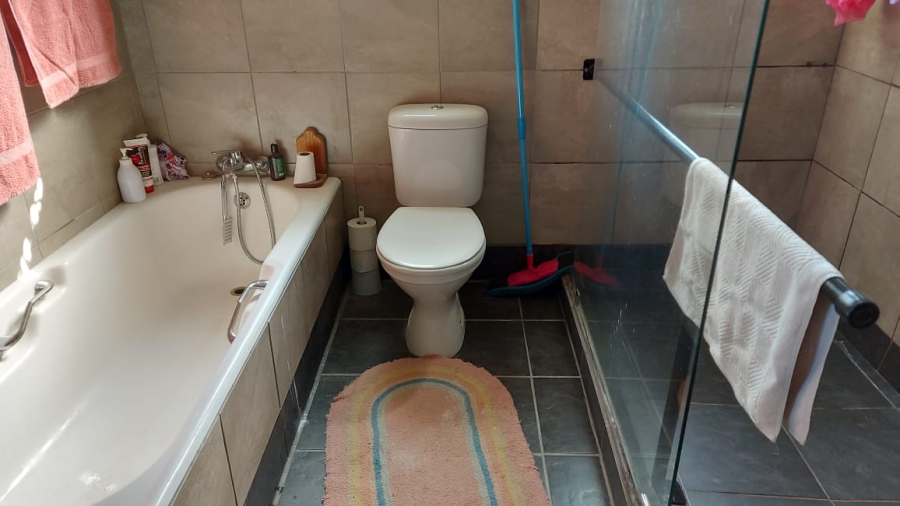3 Bedroom Property for Sale in Crystal Park Gauteng
